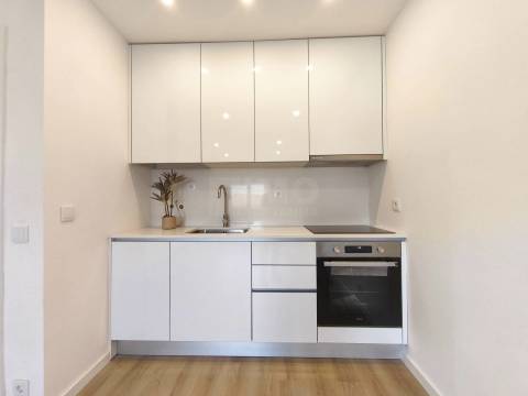 T1 + Estúdio + Garagem - Santa Clara - Coimbra