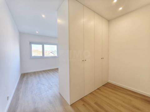 T1 + Estúdio + Garagem - Santa Clara - Coimbra