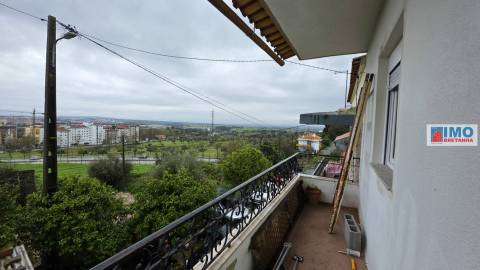 Moradia V2  Renovada - Castelo Branco