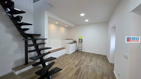 Moradia V2  Renovada - Castelo Branco