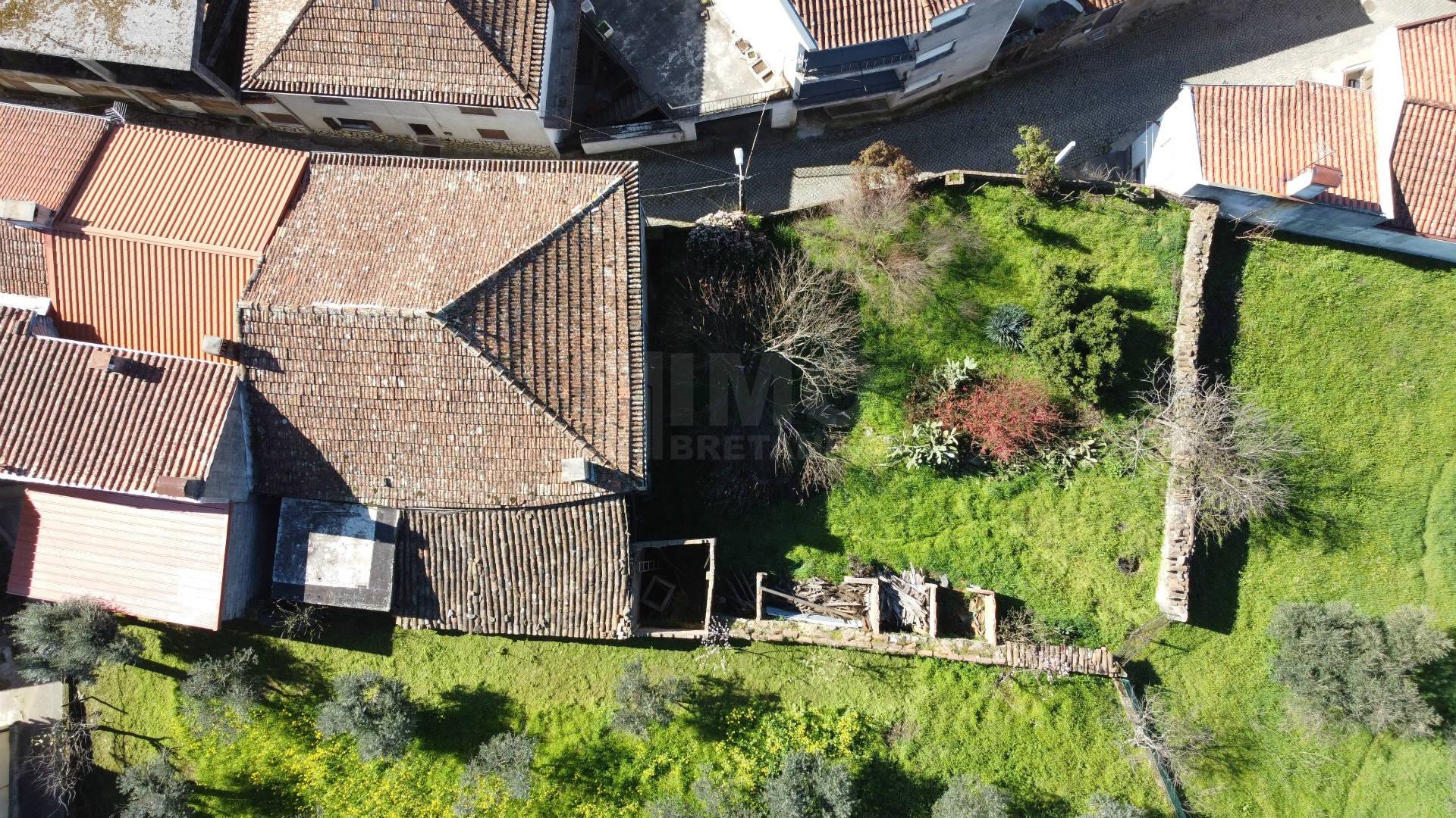 Moradia V7 de 3 pisos c/ Quintal – Peso - a 15 min. da Covilhã