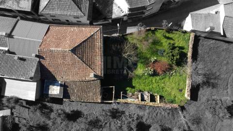 Moradia V7 de 3 pisos c/ Quintal – Peso - a 15 min. da Covilhã