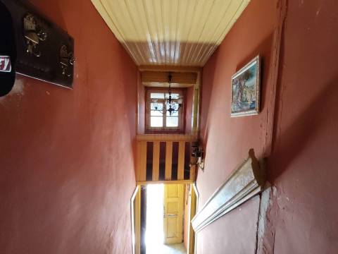 Moradia V7 de 3 pisos c/ Quintal – Peso - a 15 min. da Covilhã