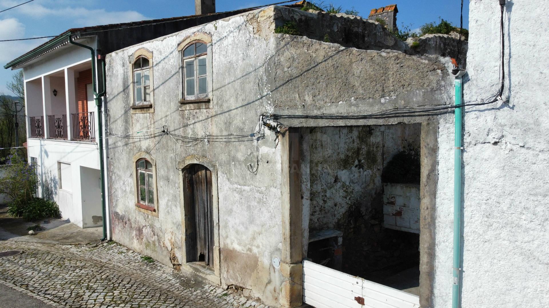 Moradia V6 p/ Restaurar - Adémia - 5 minutos de Coimbra