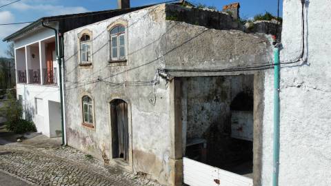 Moradia V6 p/ Restaurar - Adémia - 5 minutos de Coimbra