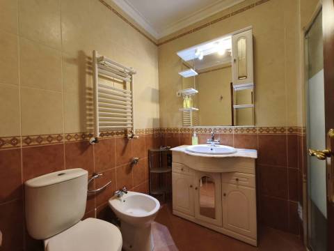 Moradia T6+3 c/ Piscina e Garagem - Coimbra