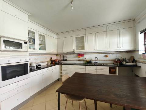 Moradia T6+3 c/ Piscina e Garagem - Coimbra