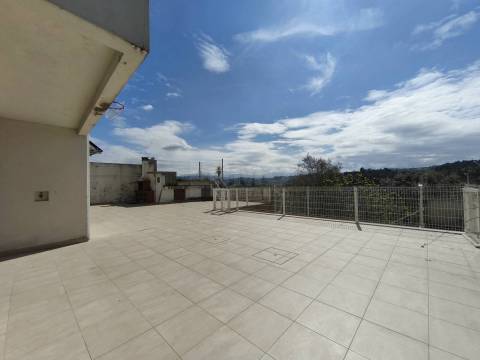 Moradia T6+3 c/ Piscina e Garagem - Coimbra