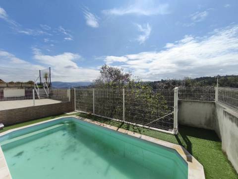 Moradia T6+3 c/ Piscina e Garagem - Coimbra