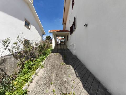 Moradia T6+3 c/ Piscina e Garagem - Coimbra