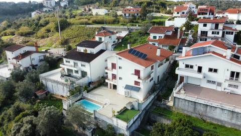 Moradia T6+3 c/ Piscina e Garagem - Coimbra