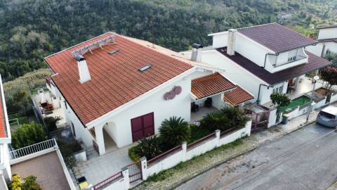 Moradia T6+3 c/ Piscina e Garagem - Coimbra