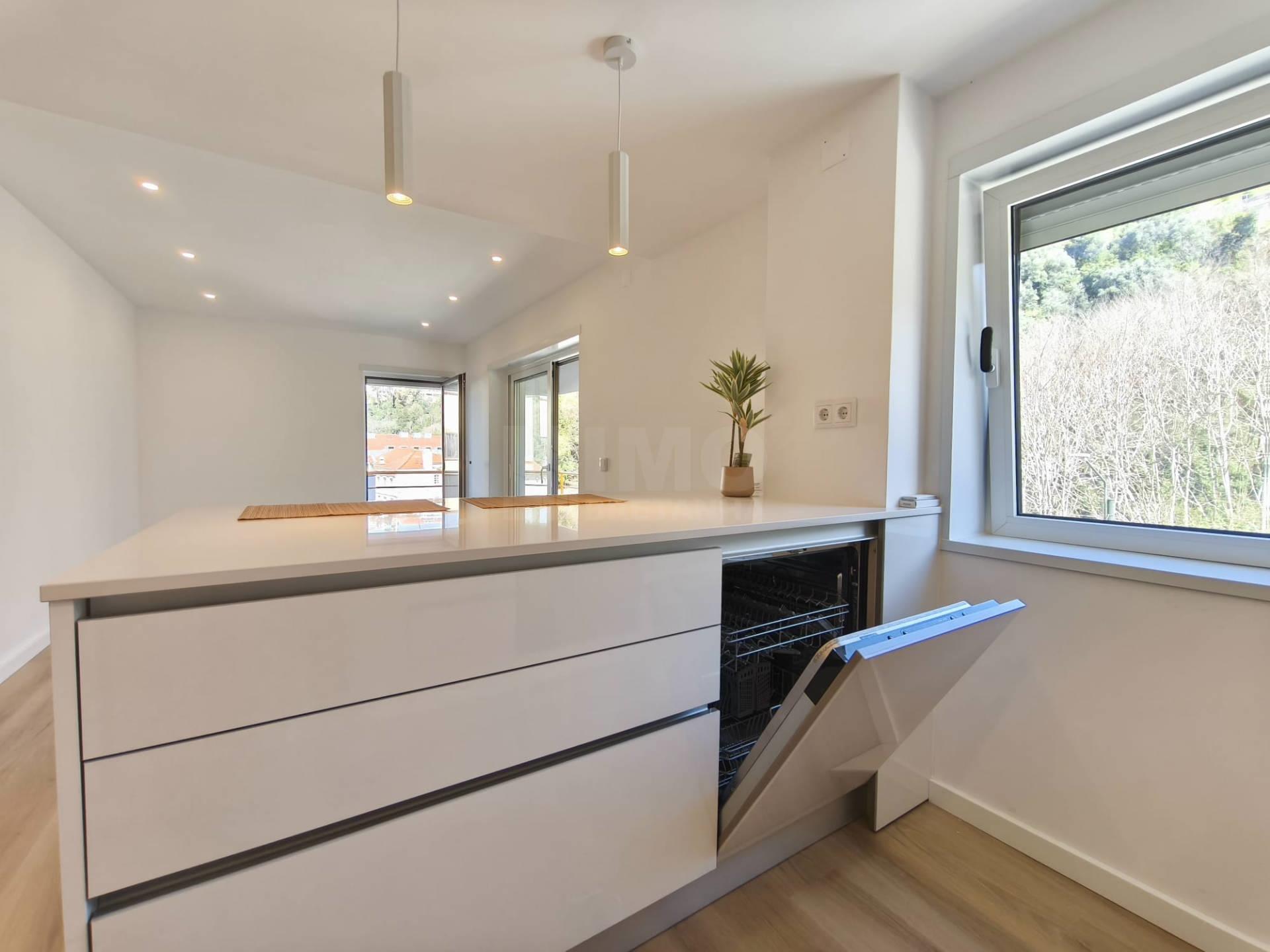 T2 Totalmente Remodelado | Zona Premium – Parque Verde - Coimbra