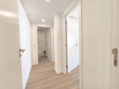 T2 Totalmente Remodelado | Zona Premium – Parque Verde - Coimbra
