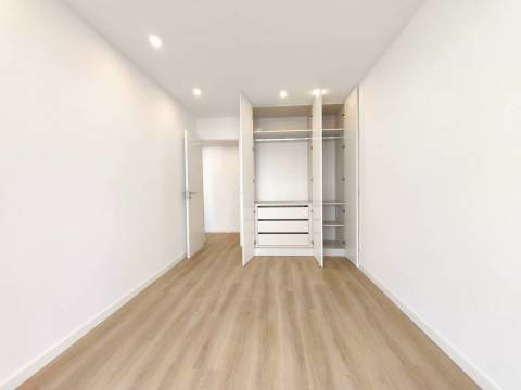 T2 Totalmente Remodelado | Zona Premium – Parque Verde - Coimbra