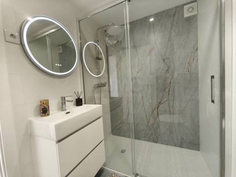 T2 Totalmente Remodelado | Zona Premium – Parque Verde - Coimbra