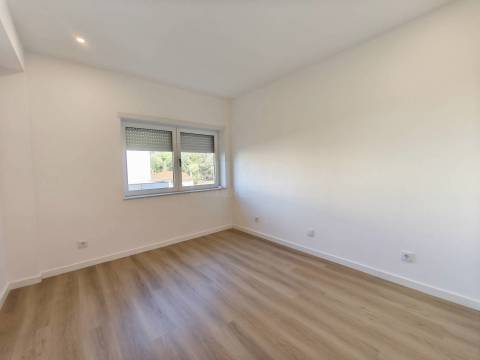 T2 Totalmente Remodelado | Zona Premium – Parque Verde - Coimbra