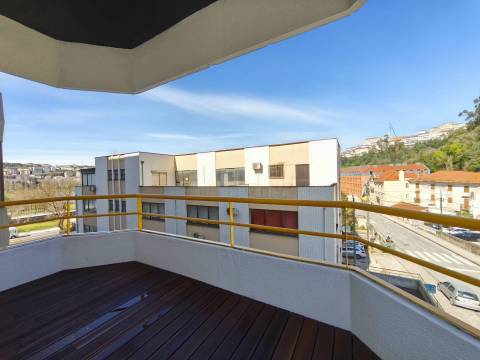 T2 Totalmente Remodelado | Zona Premium – Parque Verde - Coimbra