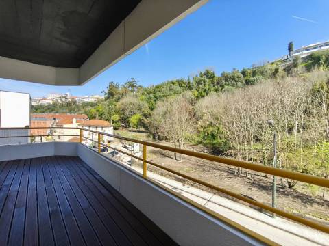 T2 Totalmente Remodelado | Zona Premium – Parque Verde - Coimbra