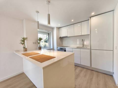 T2 Totalmente Remodelado | Zona Premium – Parque Verde - Coimbra