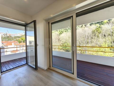 T2 Totalmente Remodelado | Zona Premium – Parque Verde - Coimbra
