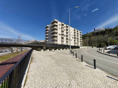 T2 Totalmente Remodelado | Zona Premium – Parque Verde - Coimbra