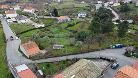 Terreno p/ Investimento – Unhais da Serra - Possível Construção de 6 Moradias