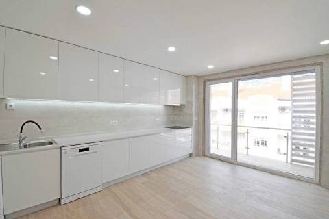 T2 Duplex c/ Terraço NOVO - Zona Baixa da Covilhã