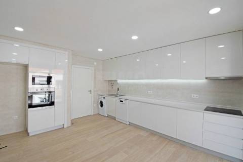 T2 Duplex c/ Terraço NOVO - Zona Baixa da Covilhã