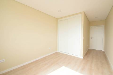 T2 Duplex c/ Terraço NOVO - Zona Baixa da Covilhã