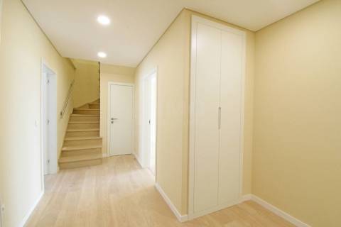 T2 Duplex c/ Terraço NOVO - Zona Baixa da Covilhã