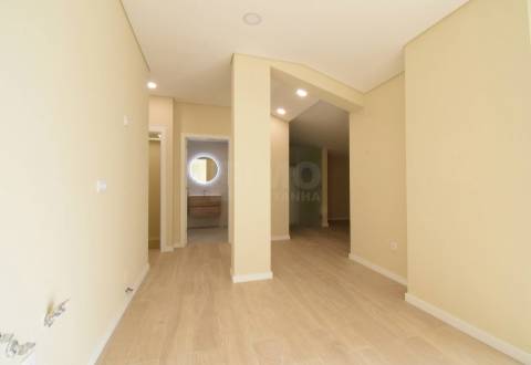 T2 Duplex c/ Terraço NOVO - Zona Baixa da Covilhã