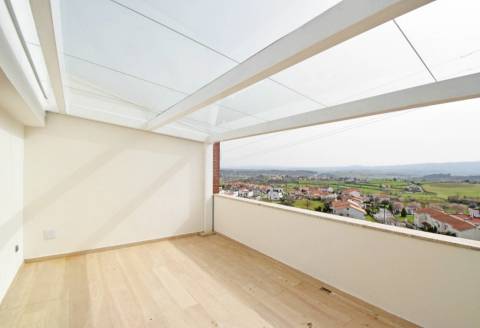T2 Duplex c/ Terraço NOVO - Zona Baixa da Covilhã