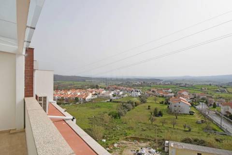 T2 Duplex c/ Terraço NOVO - Zona Baixa da Covilhã