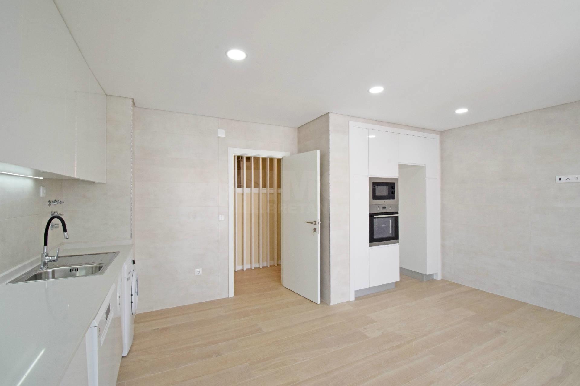 T3 Duplex c/ Terraço - NOVO - Zona Baixa da Covilhã