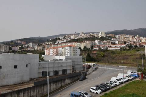 T3 Duplex c/ Terraço - NOVO - Zona Baixa da Covilhã