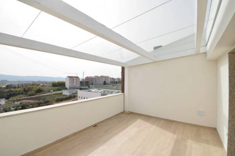 T3 Duplex c/ Terraço - NOVO - Zona Baixa da Covilhã