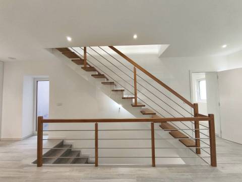 T2 Duplex Totalmente Remodelado - Centro de Anadia