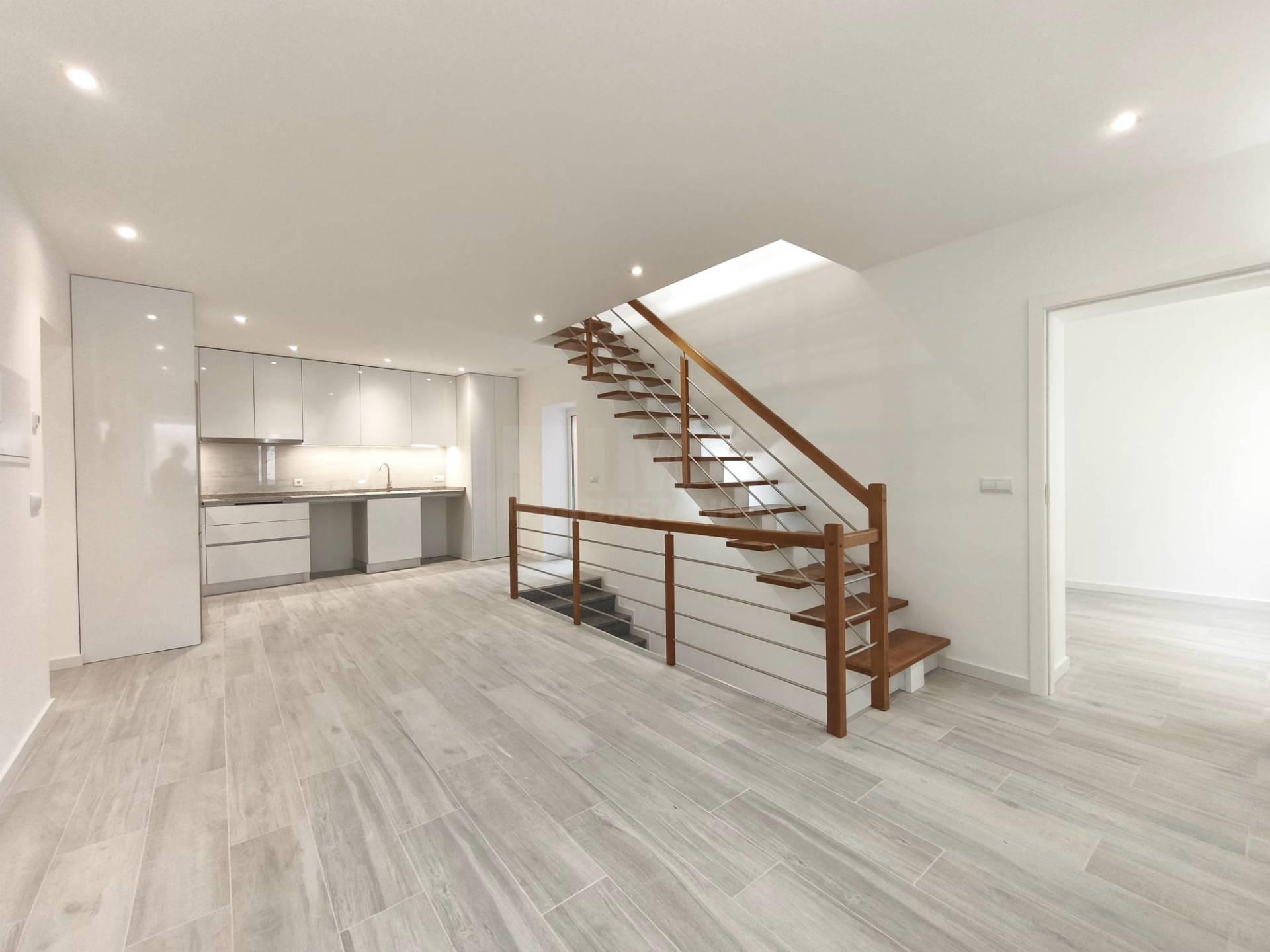 T2 Duplex Totalmente Remodelado - Centro de Anadia