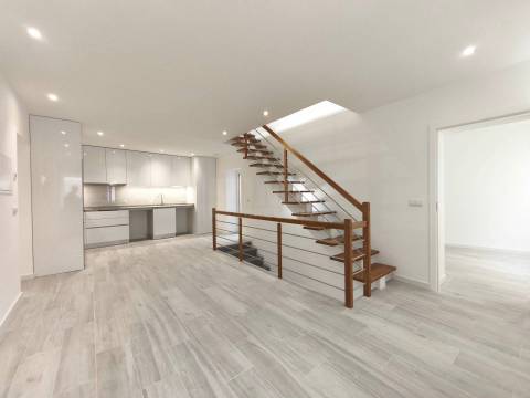 T2 Duplex Totalmente Remodelado - Centro de Anadia