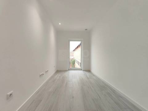 T2 Duplex Totalmente Remodelado - Centro de Anadia