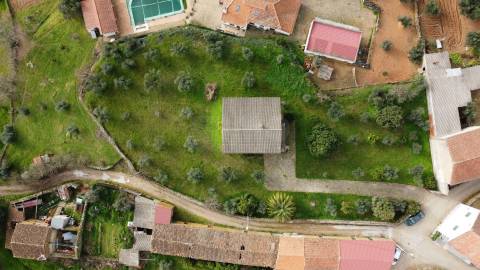 Moradia V3 Isolada c/ Terreno - Capinha - Fundão