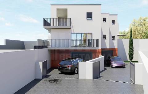 Moradia V3 c/ Piscina e Garagem - NOVA - Entrada da Covilhã