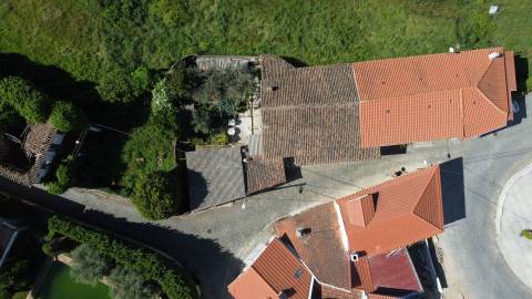 Moradia V5 c/ Garagem e Quintal - Donas - 5 min do Fundão