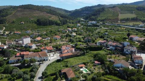 Moradia V5 c/ Garagem e Quintal - Donas - 5 min do Fundão