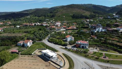 Moradia V5 c/ Garagem e Quintal - Donas - 5 min do Fundão