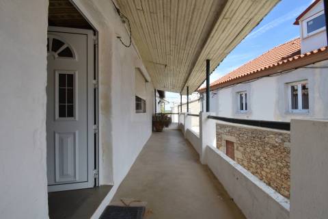 Moradia V5 c/ Garagem e Quintal - Donas - 5 min do Fundão