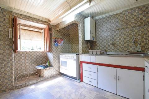 Moradia V5 c/ Garagem e Quintal - Donas - 5 min do Fundão