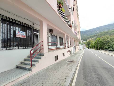 Loja - Centro da Covilhã - Ideal p/ Transformar em Habitação