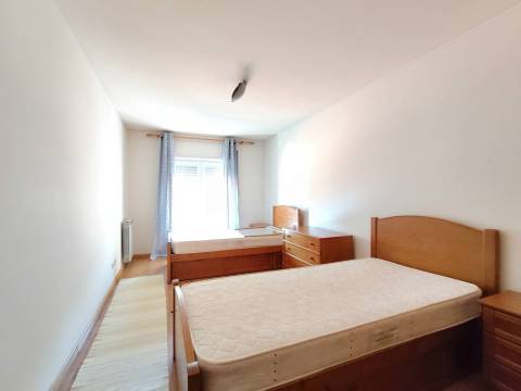 Apartamento T2 DUPLEX Arrendamento em Covilhã e Canhoso,Covilhã